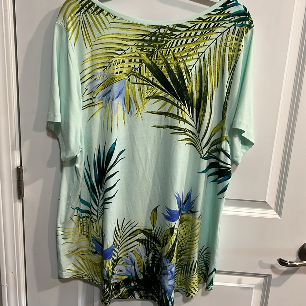 JM collection women’s short sleeve T-shirt - Picture 2 of 2